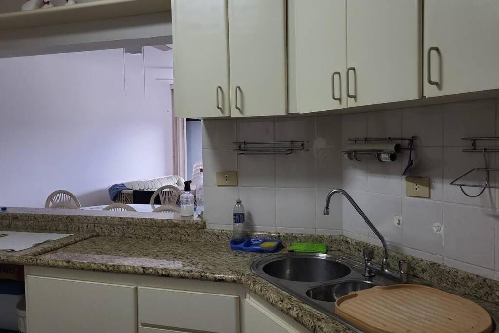 Apto Completo A 1 Quadra Da Praia Da Enseada. Guarujá Kültér fotó